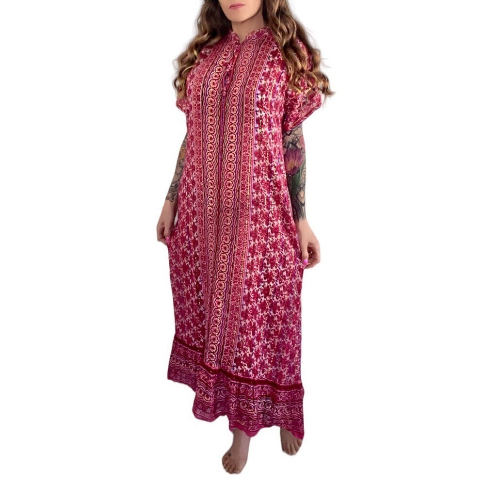 Vintage Metallic Sheer Chiffon Pink Floral Boho Button Up Maxi Kaftan Dress OS